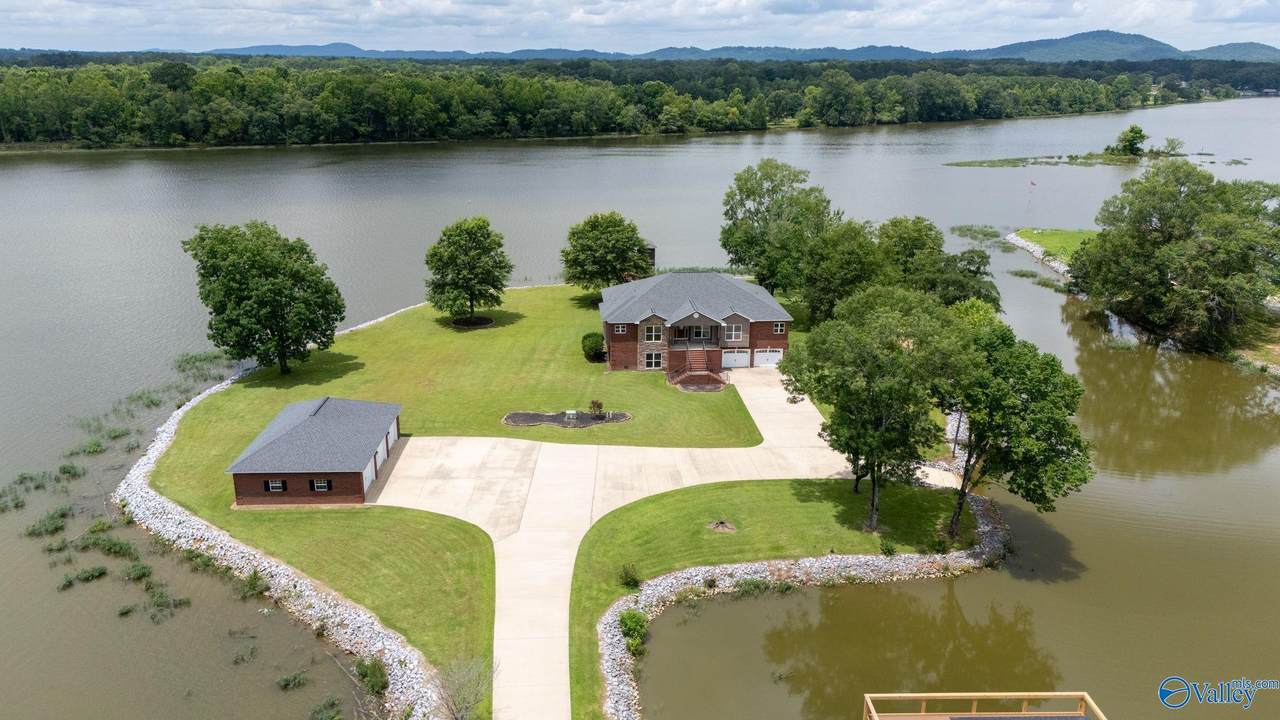 812 East Haven Drive - Photo 1