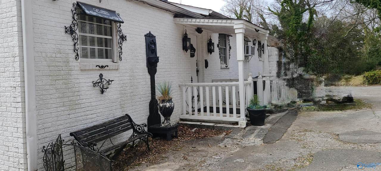 2504 Oakwood Avenue - Photo 1