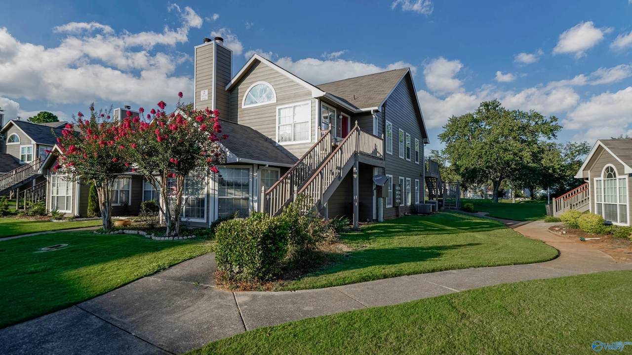 124 Waters Edge Drive - Photo 1