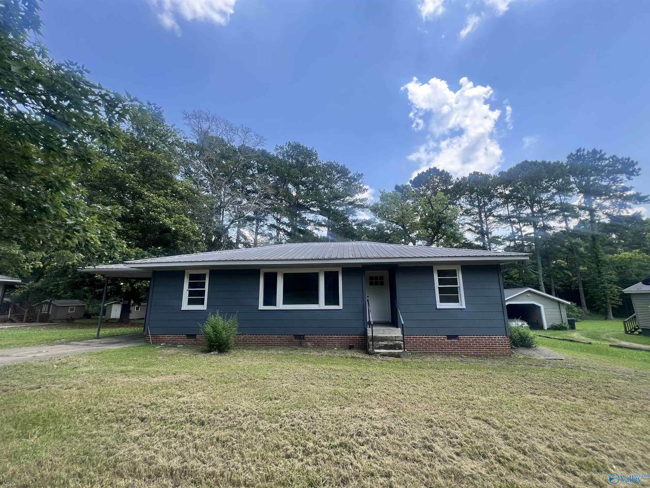 1425 Ewing Avenue - Photo 1