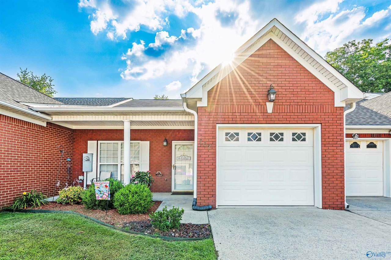 202 Santana Drive - Photo 1