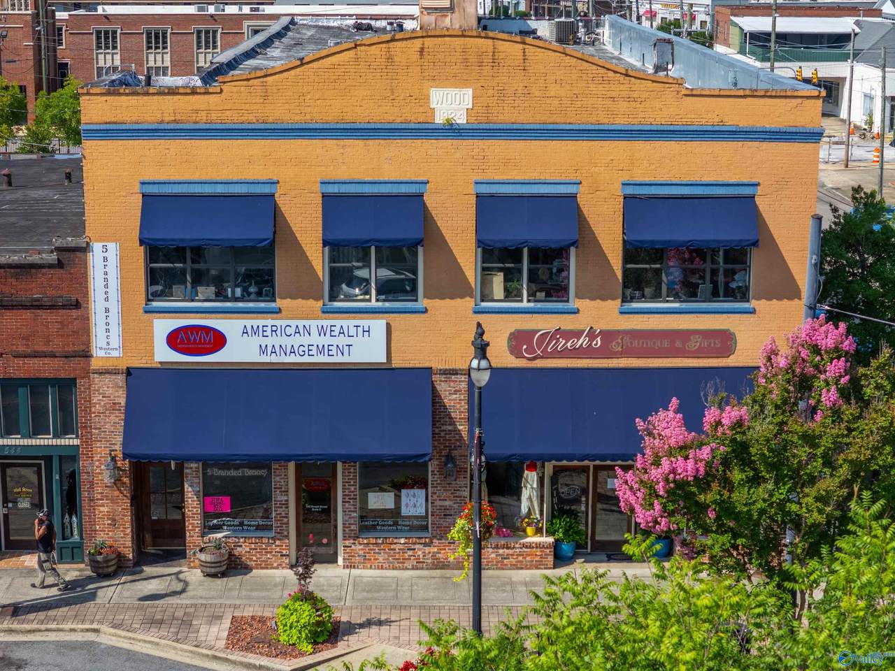 546 Broad Street - Photo 1