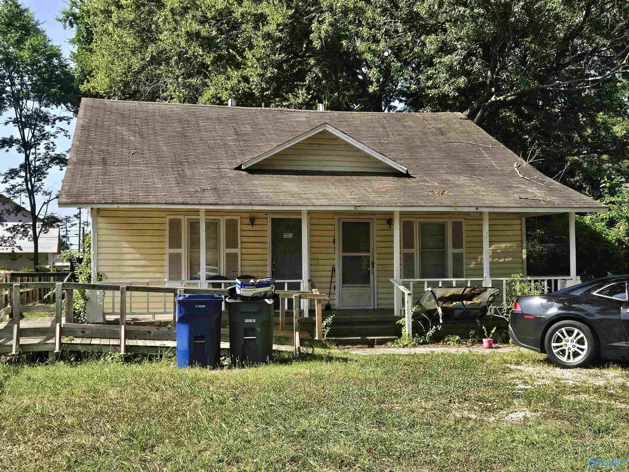 2911 8th Avenue - Photo 1