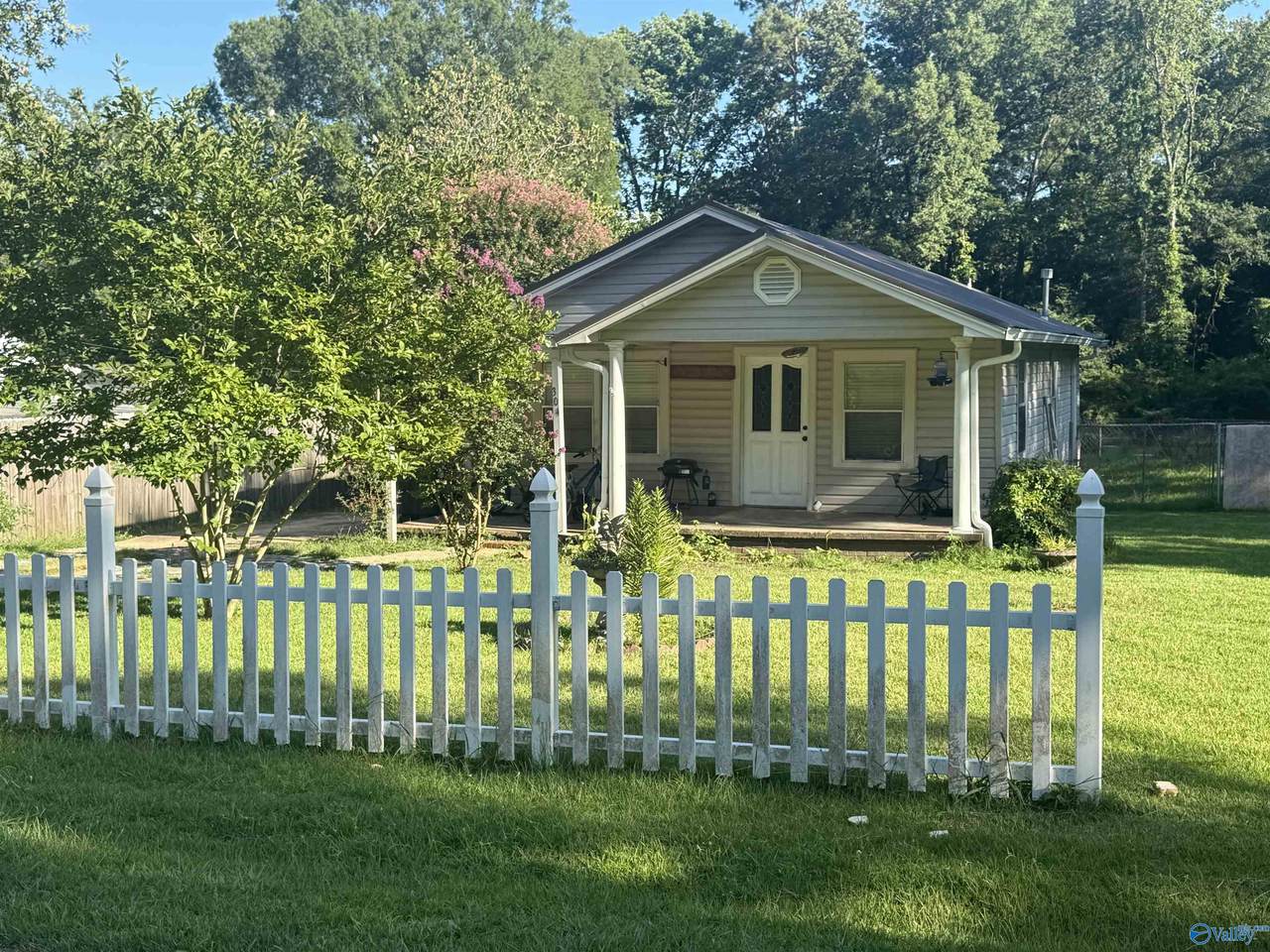 304 Albany Avenue - Photo 1