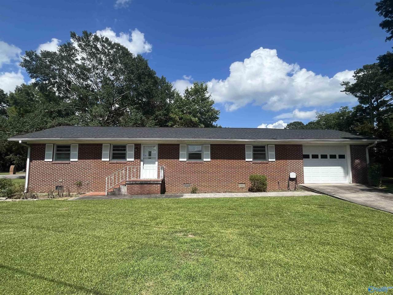 1800 Smith Street - Photo 1