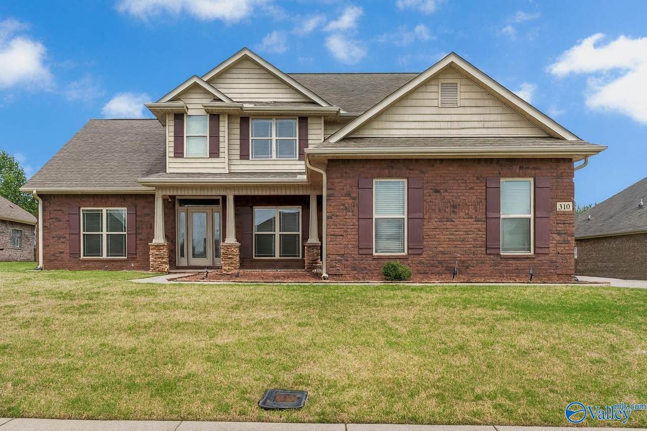 304 Summerglen Road - Photo 1