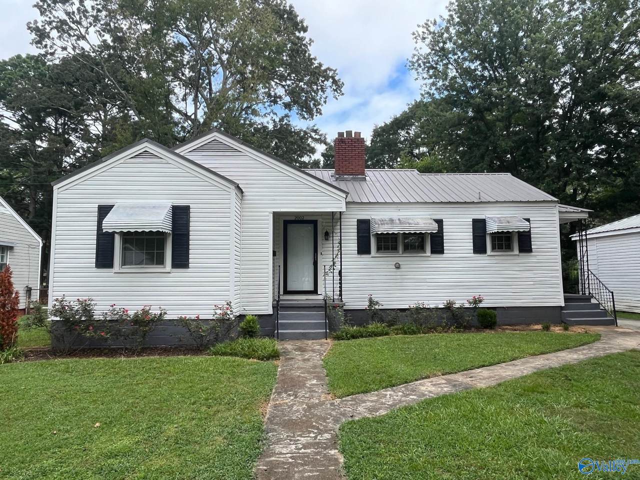 2002 Enolam Blvd - Photo 1