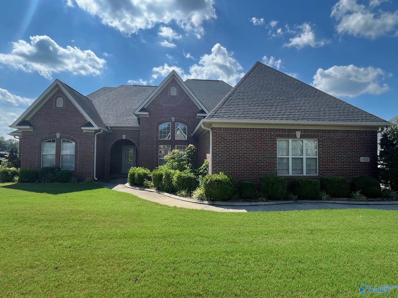 1907 Weatherly Circle - Photo 1