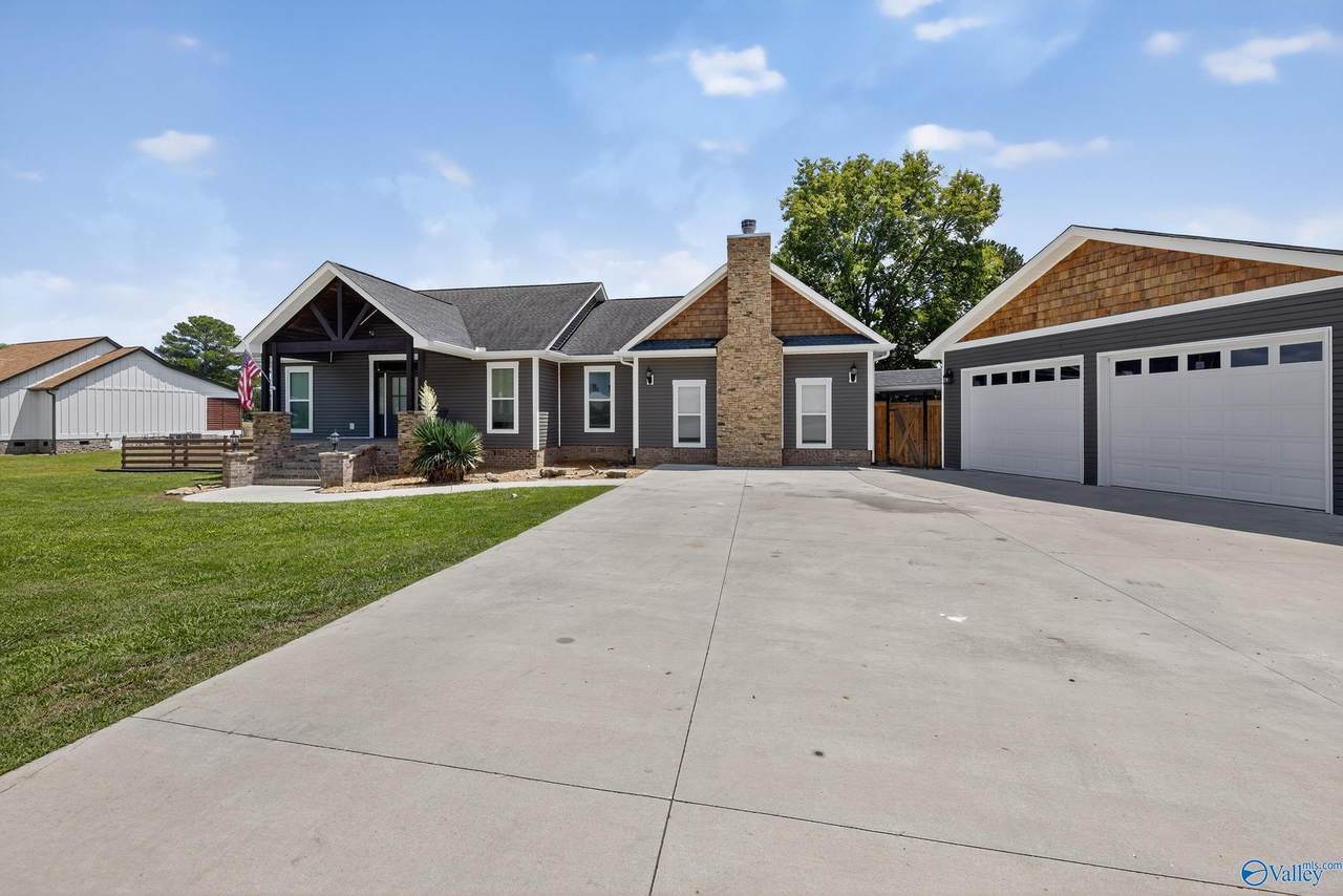 190 Willow Lake Circle - Photo 1