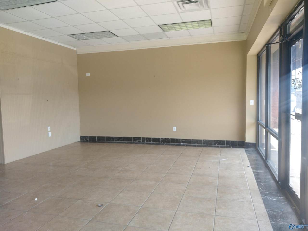 1690 Beltline Road - Photo 1