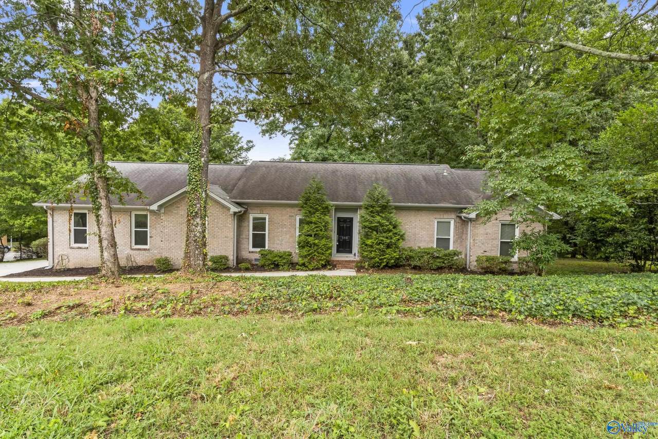 106 Briarwood Drive - Photo 1