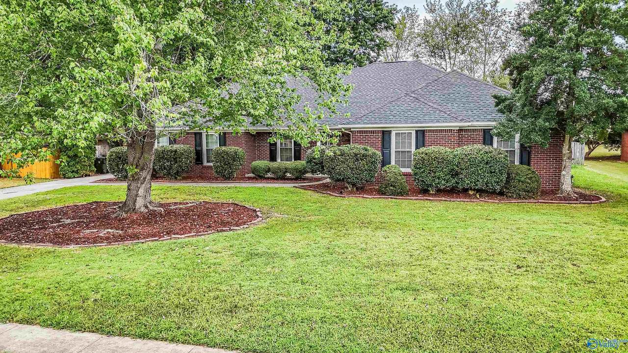 139 Clubhouse Lane - Photo 1