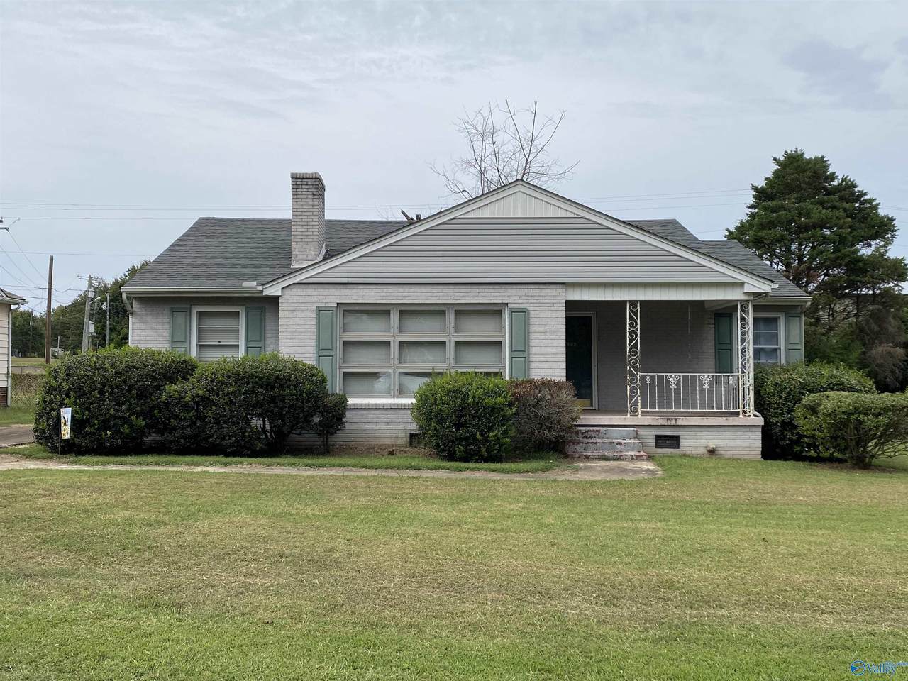 402 6th Street - Photo 1