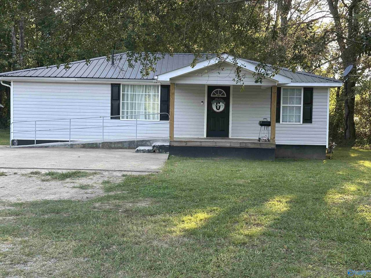 1019 Alabama Highway 179 - Photo 1