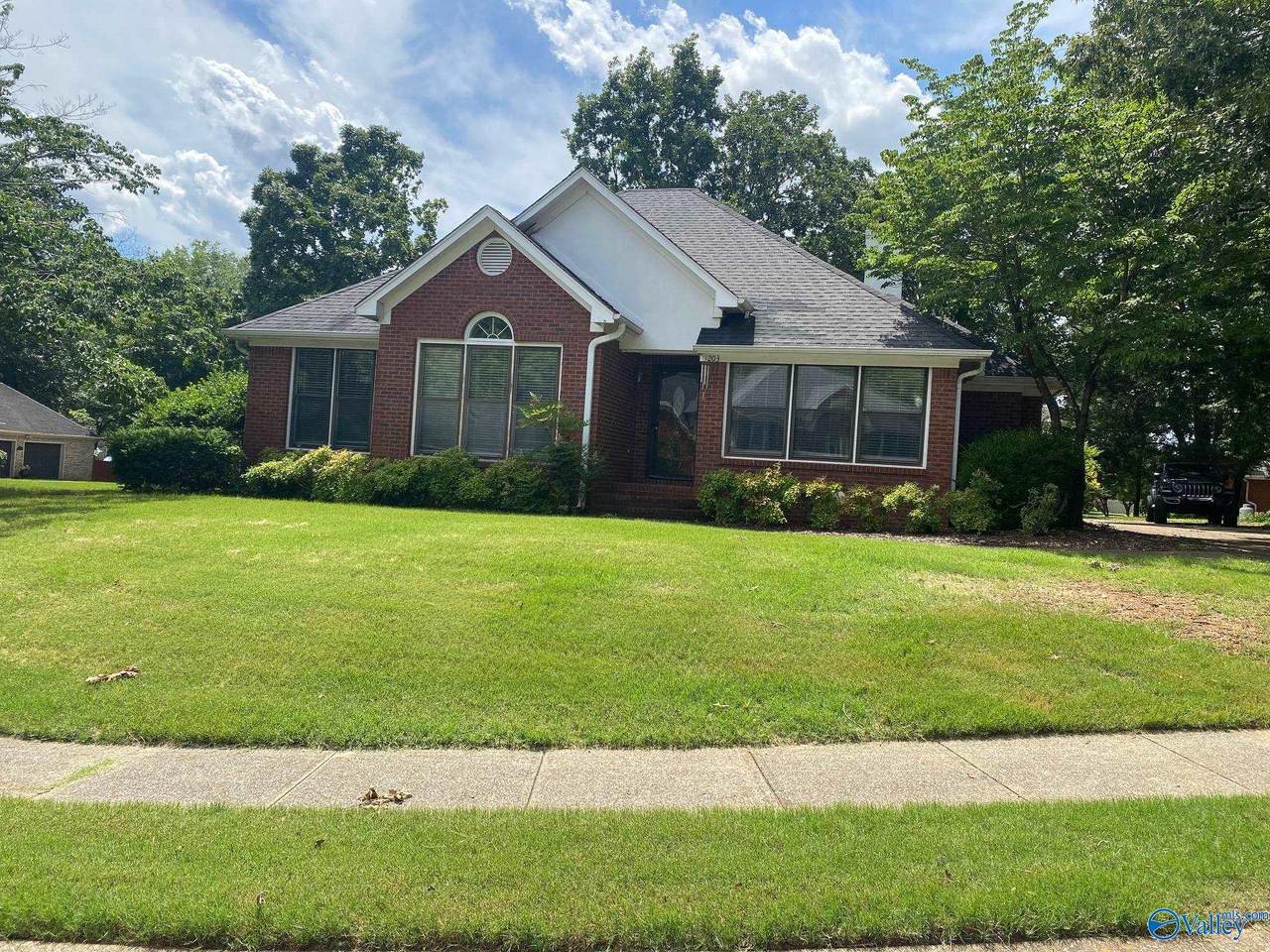 203 Glenridge Court - Photo 1