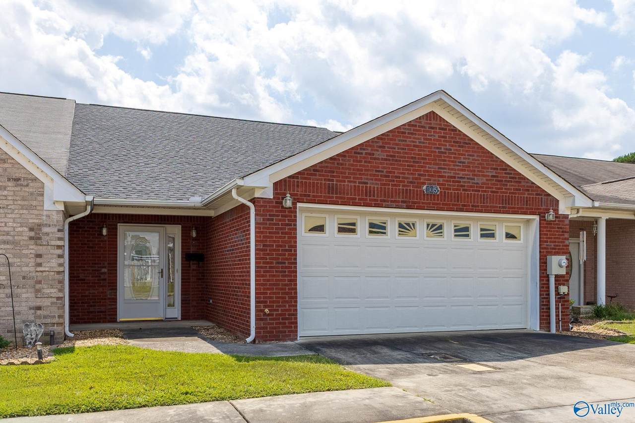 105 Canterbury Circle - Photo 1