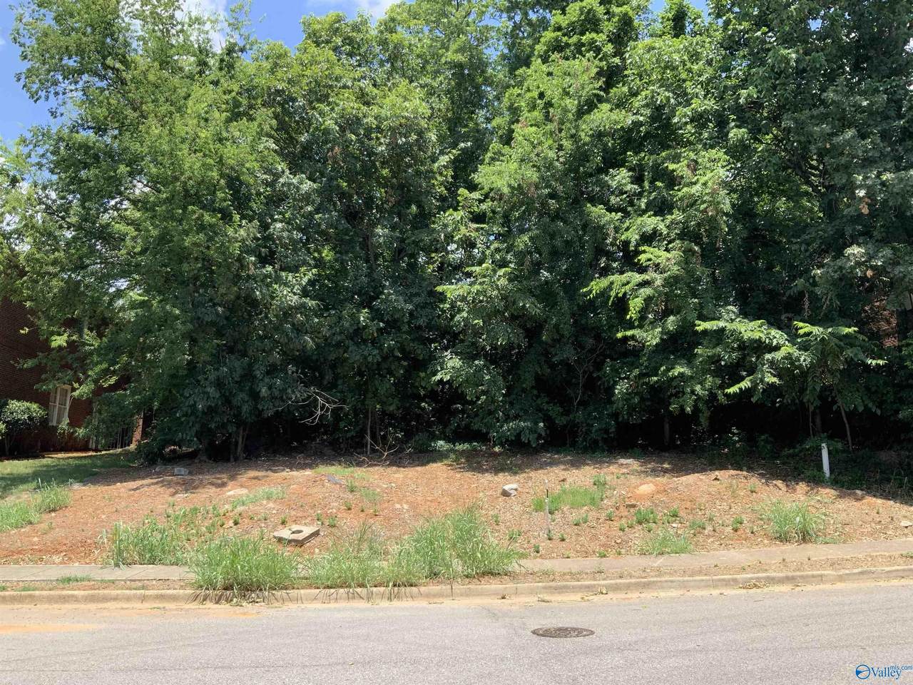 200 West Lake Circle - Photo 1