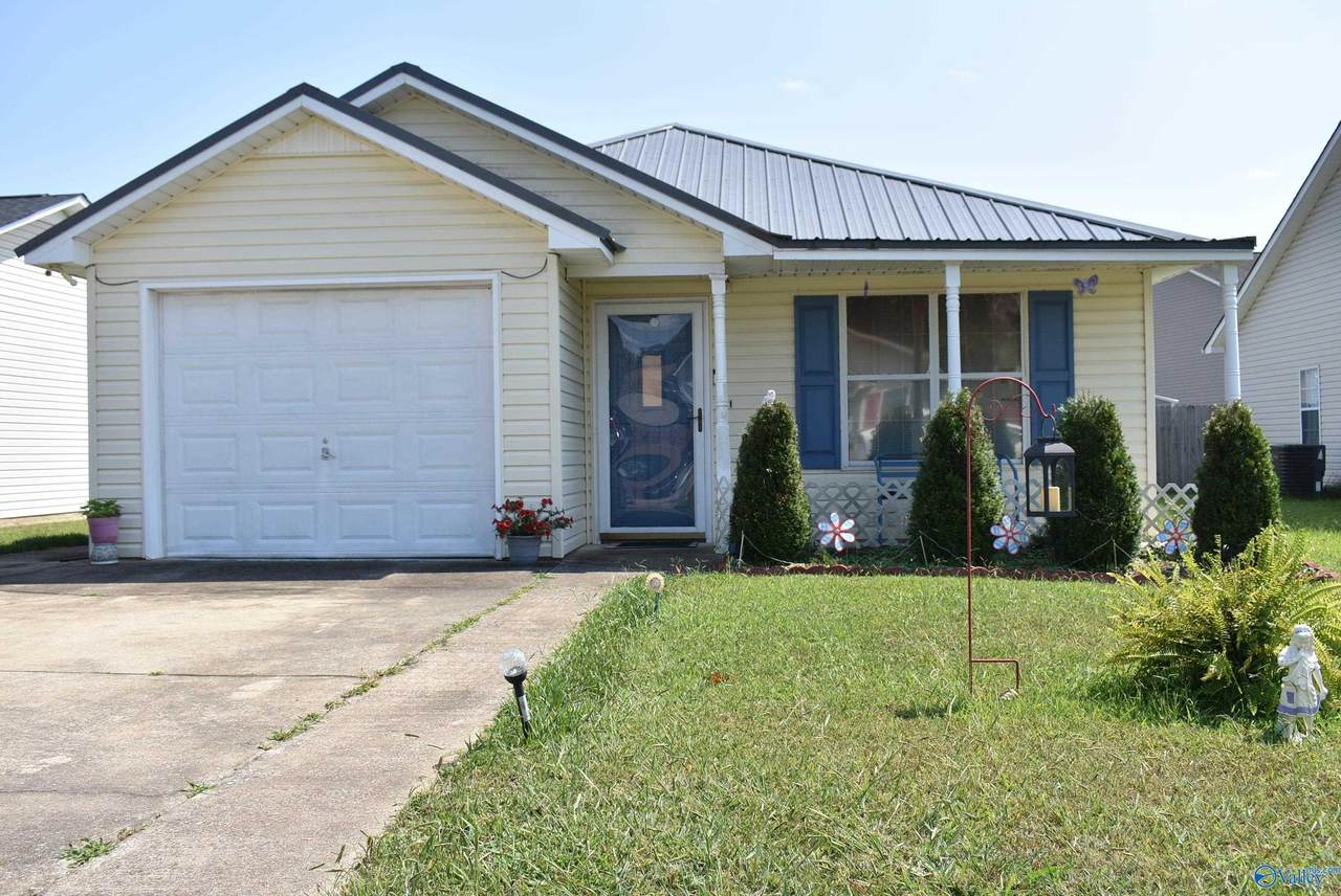 303 Autumnwood Lane - Photo 1