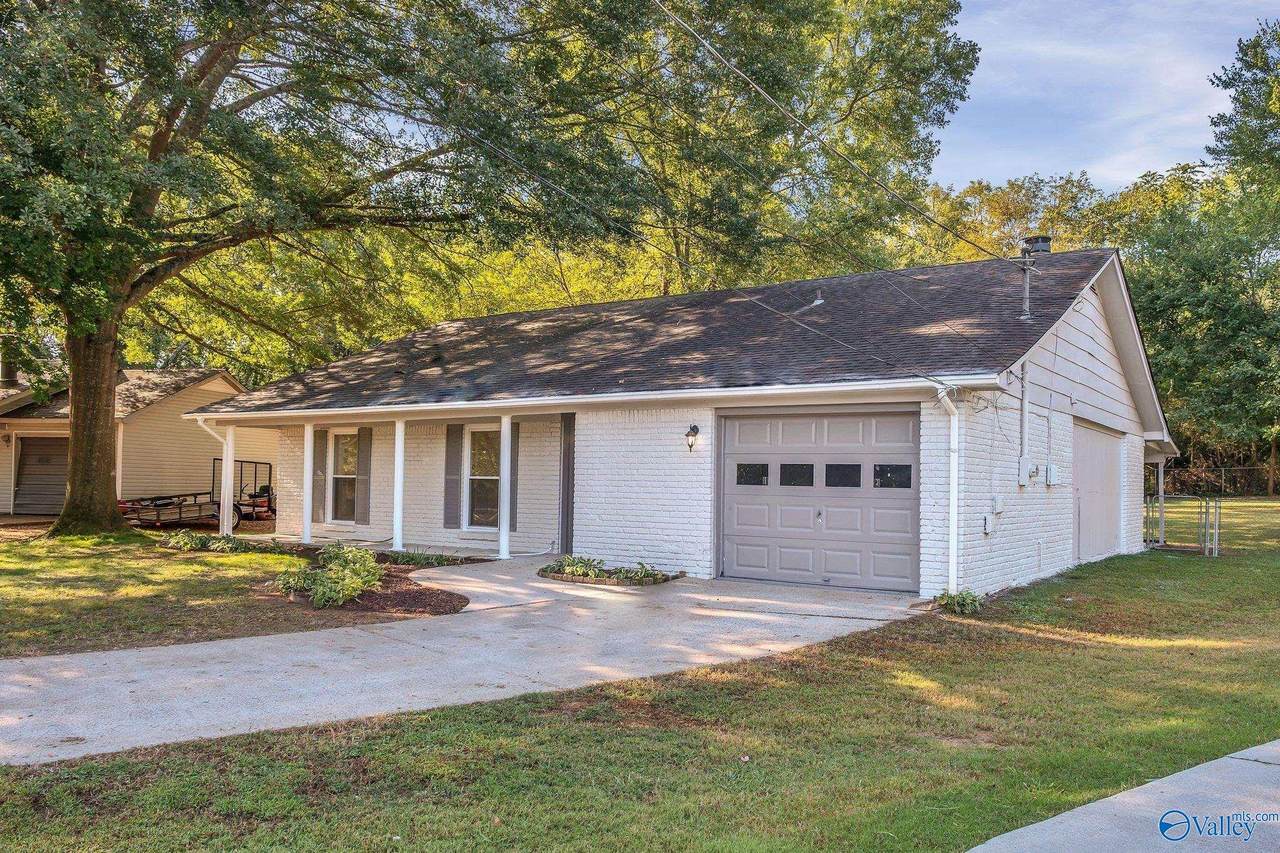 1114 Club View Drive - Photo 1