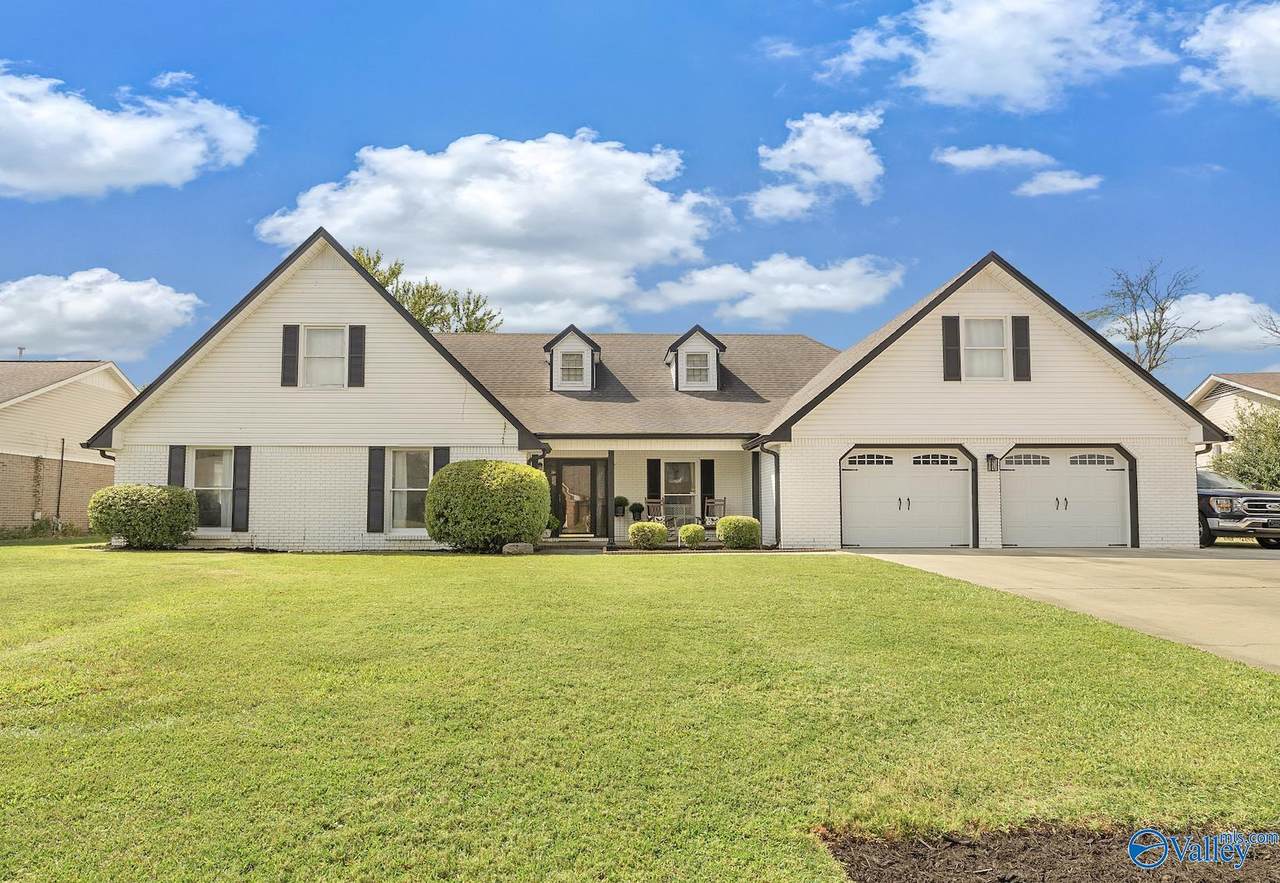 2305 Warwick Avenue - Photo 1