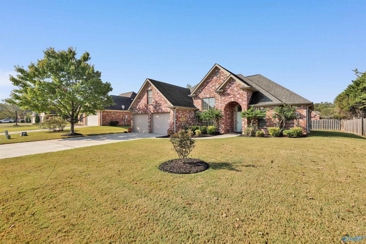 208 Queens Gate - Photo 1