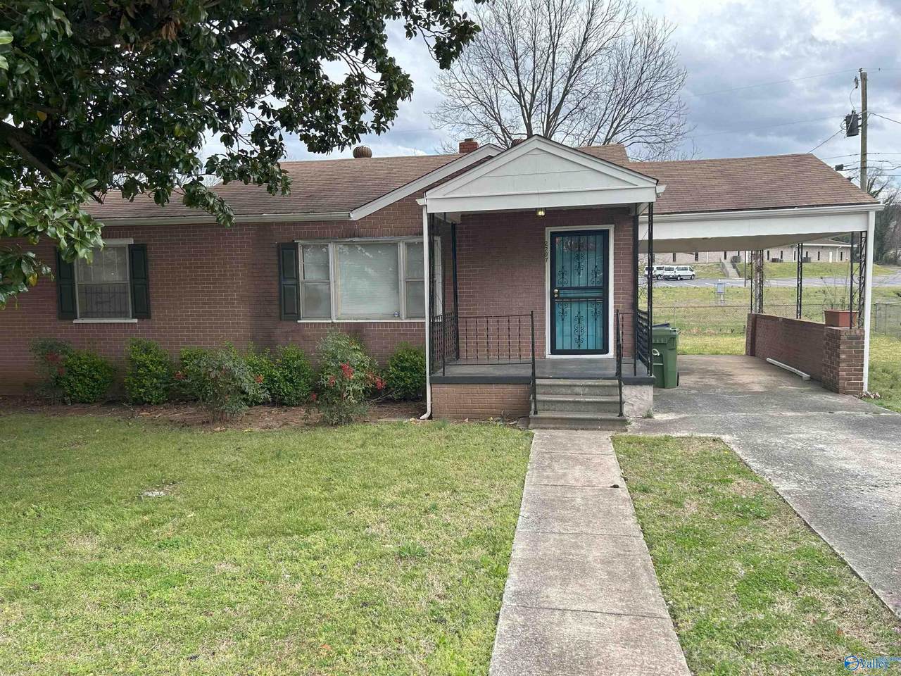 2207 Hammonds Avenue - Photo 1