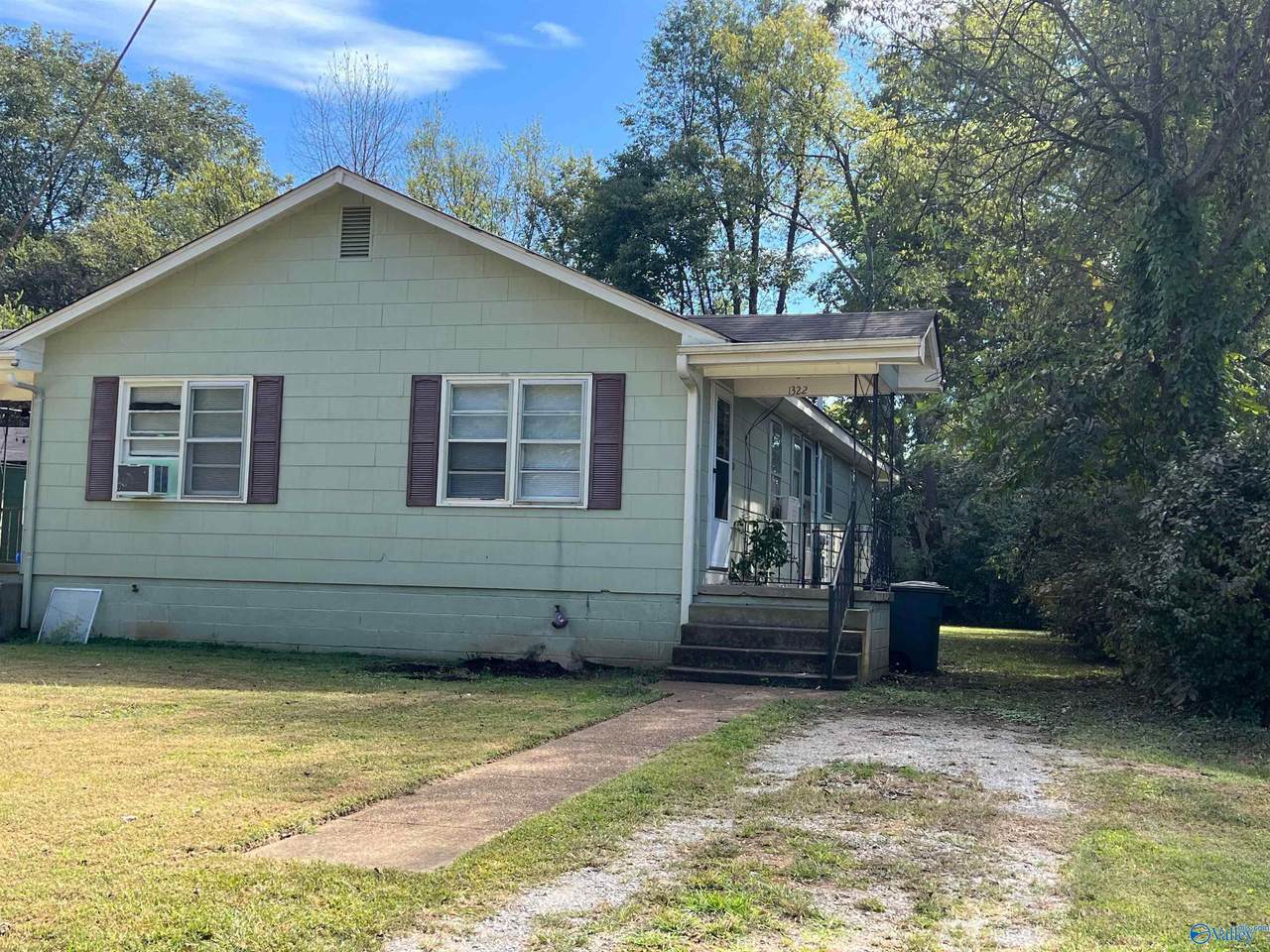 1322 Oshaughnessy Avenue - Photo 1