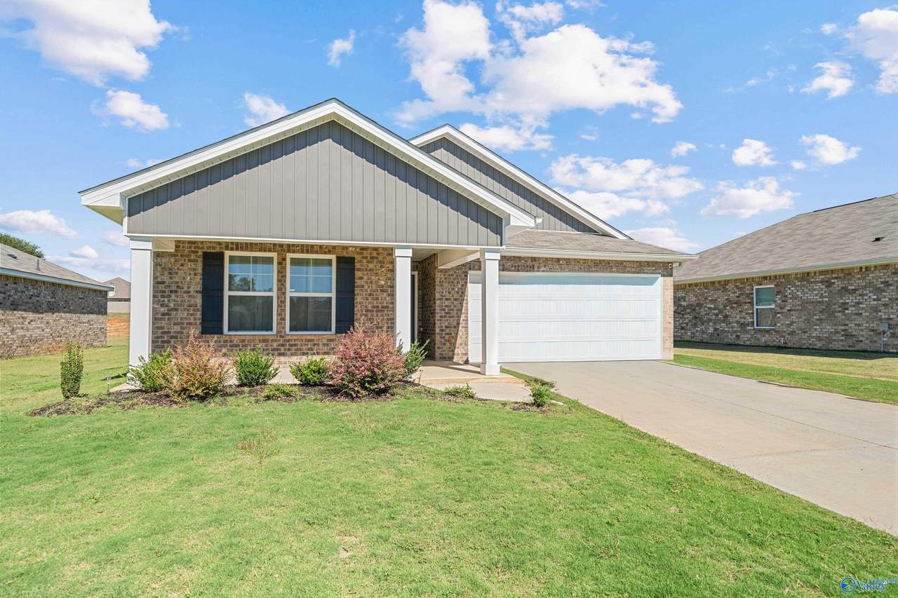 121 Ozy Drive - Photo 1