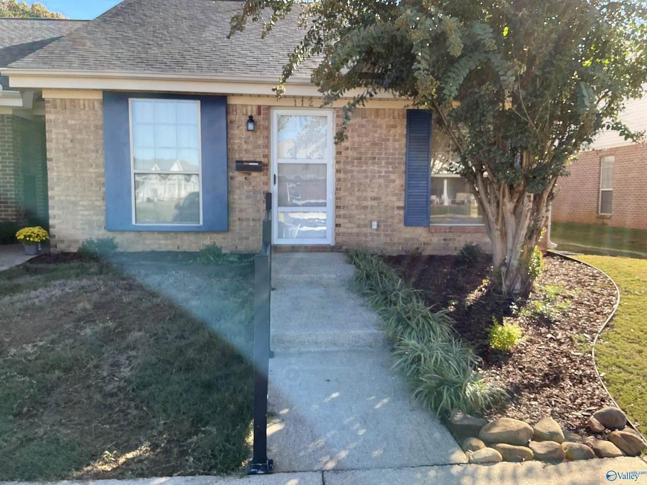 112 Sycamore Place - Photo 1