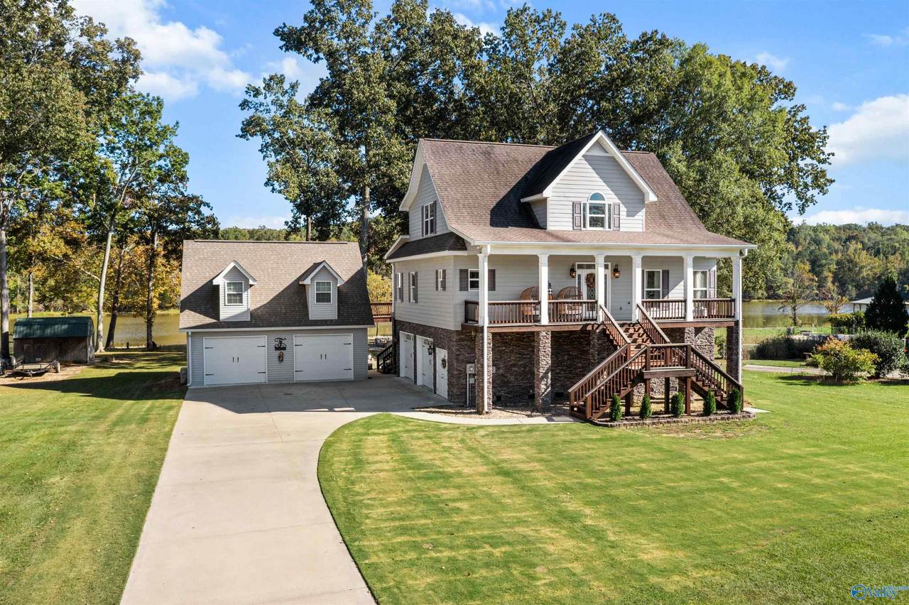 325 Alicia Lane - Photo 1