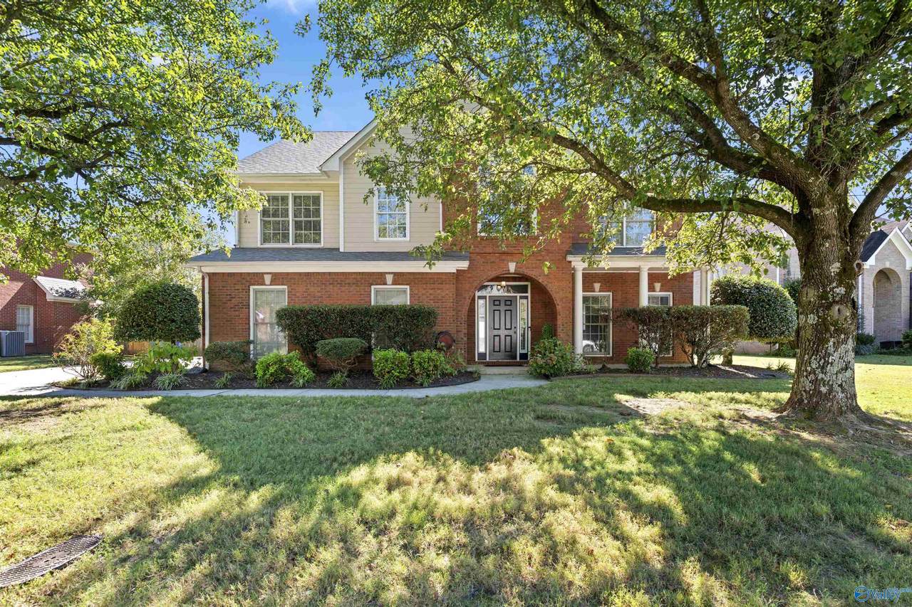 206 Cheval Circle - Photo 1