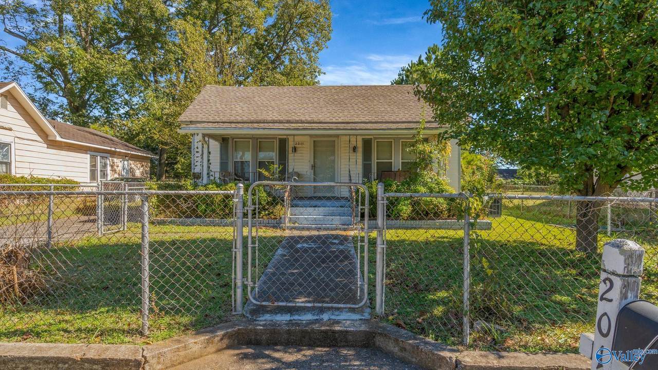 2011 1st Street - Photo 1