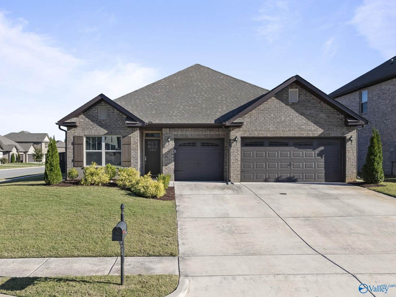 194 Kingswood Drive - Photo 1