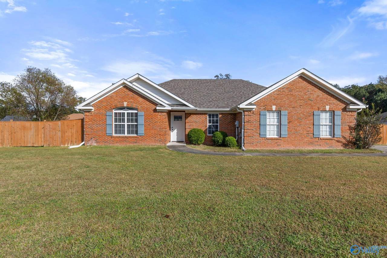 245 Chestnut Oak Circle - Photo 1