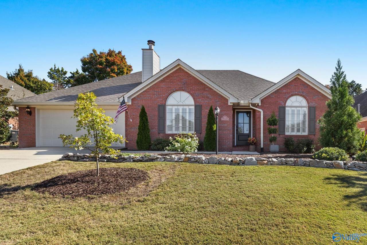 233 Woodcrest Drive - Photo 1