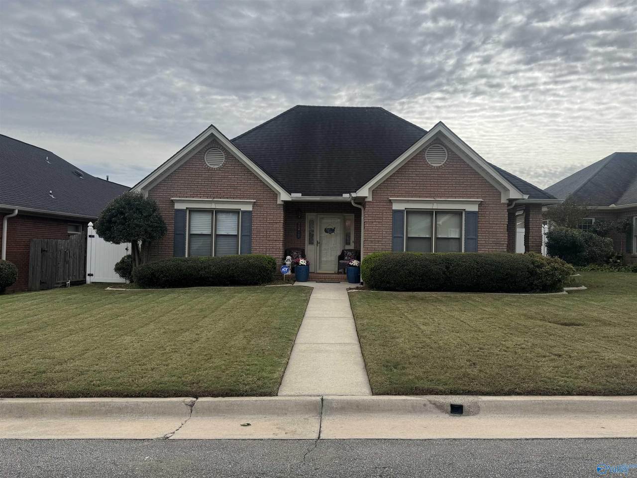 2217 Yorkshire  Se - Photo 1