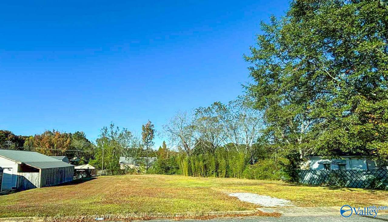 1218 Windsor Street - Photo 1
