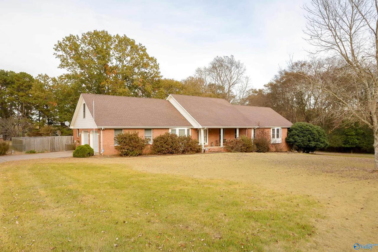 7607 Lakewood Drive - Photo 1