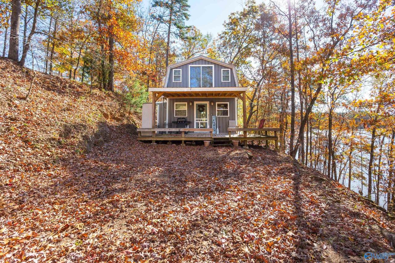 114 Lakeside Circle - Photo 1