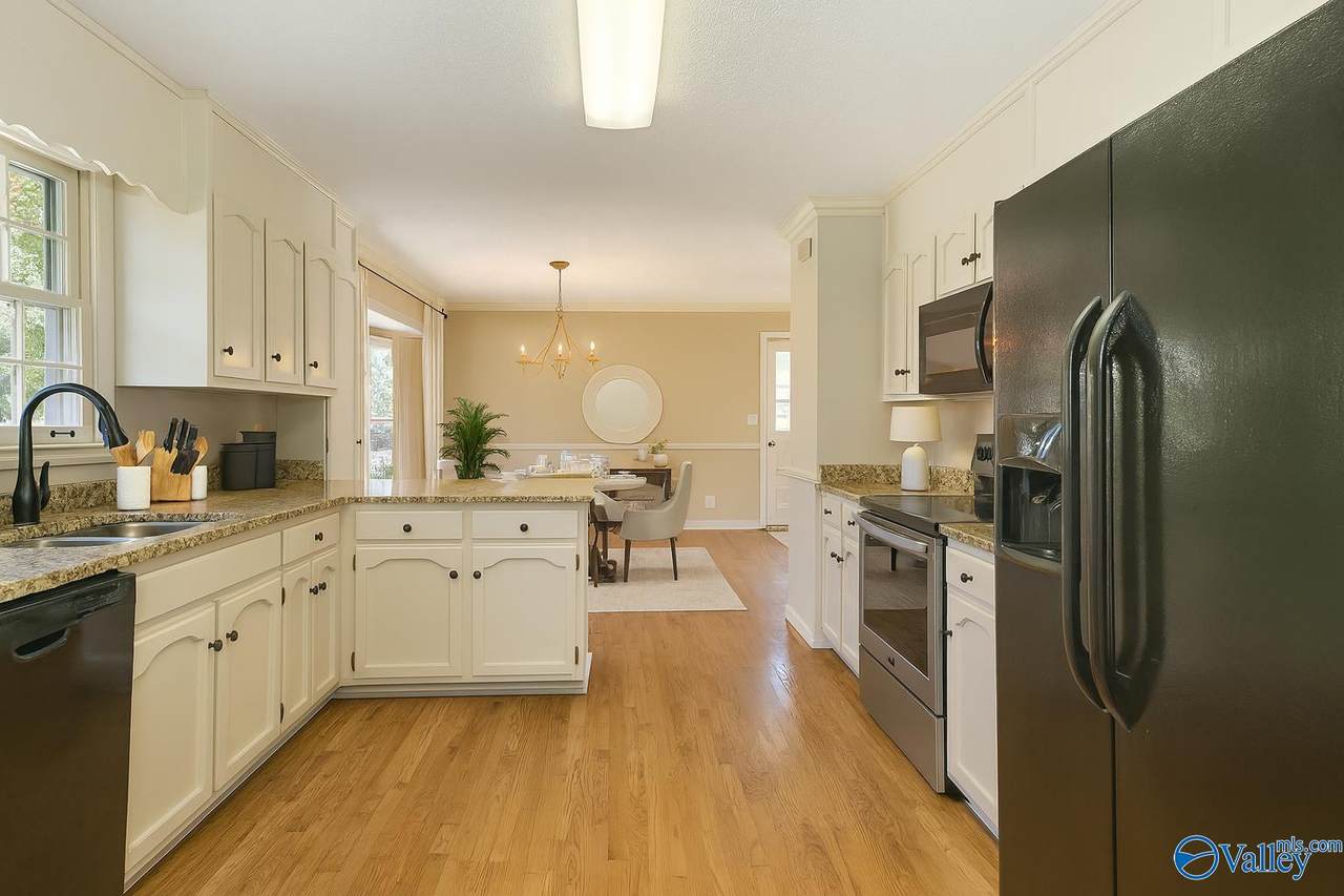 https://bt-photos.global.ssl.fastly.net/nalmls/1280_boomver_1_21904031-2.jpg