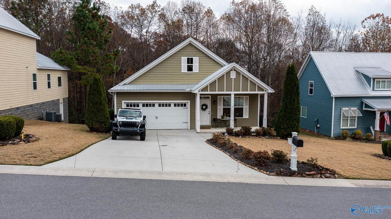 1004 Laurinda Lane - Photo 1