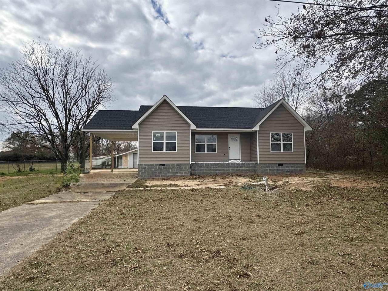 211 Tumlin Road - Photo 1