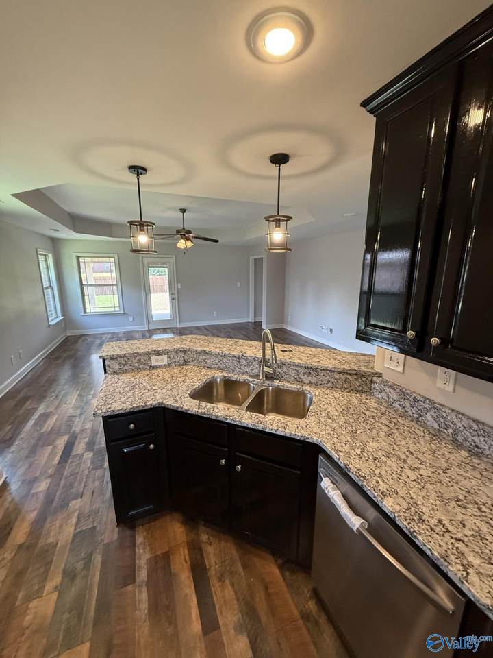 https://bt-photos.global.ssl.fastly.net/nalmls/1280_boomver_1_21904627-2.jpg