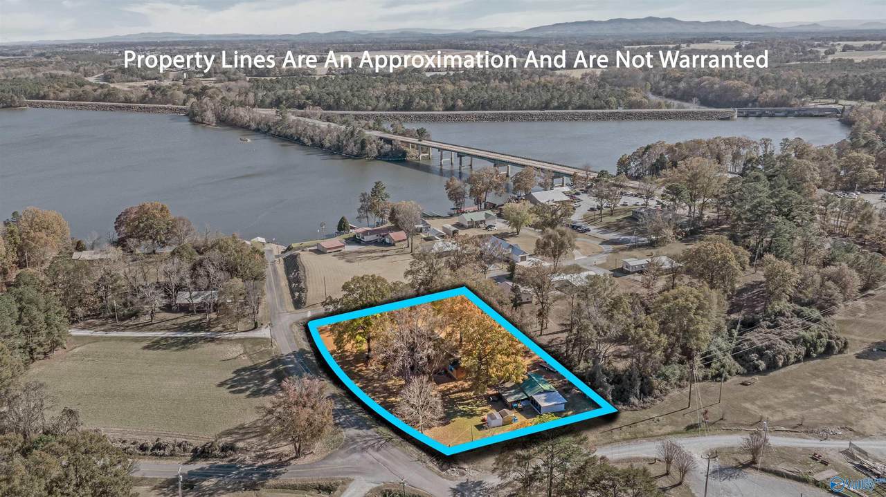 330 La Rue Finis - Photo 1