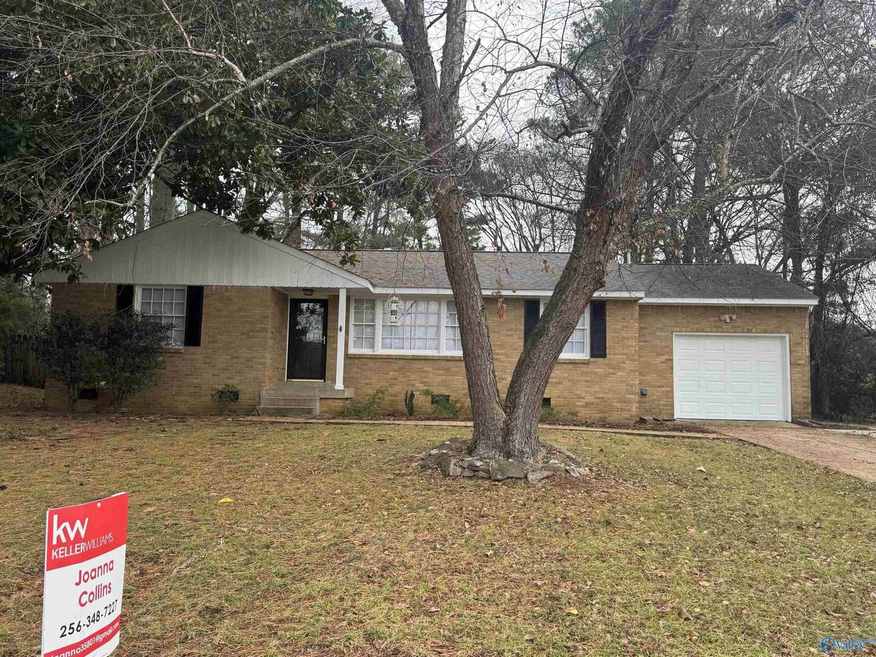 909 Graycroft Drive - Photo 1