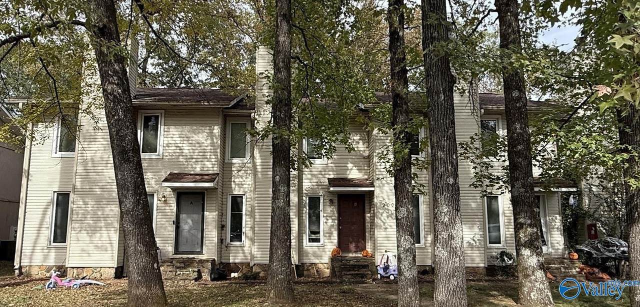 9002 Mahogany Row - Photo 1