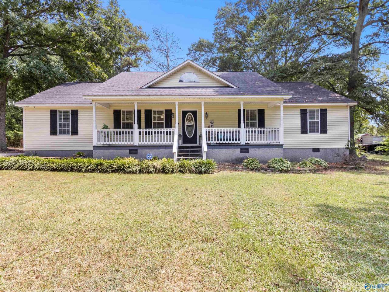 41 Pine Lane - Photo 1