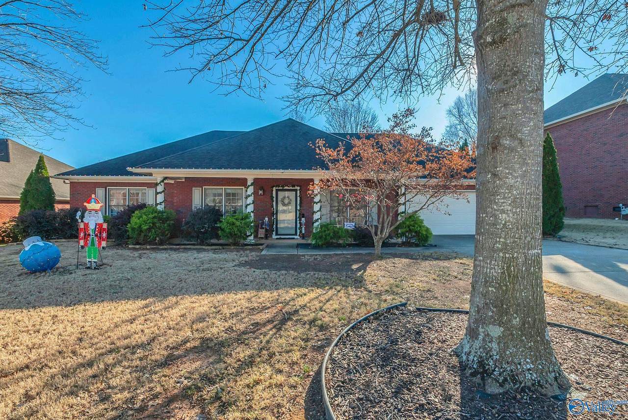 138 Lansdowne Drive - Photo 1