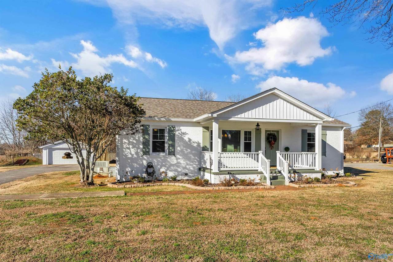 7424 Wall Triana Hwy - Photo 1