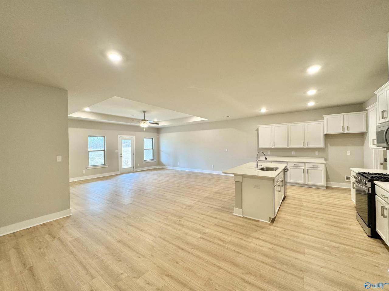 https://bt-photos.global.ssl.fastly.net/nalmls/1280_boomver_1_21906409-2.jpg